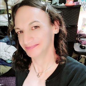 Meet your Posher, Leah